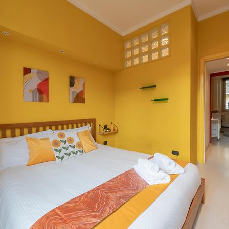 Xenia Apartments - Colorful Apartment In Fiera Area Milano Esterno foto
